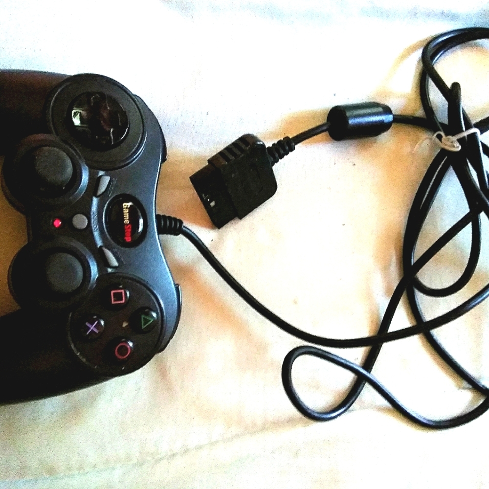CHOICE OF 3 DIFFERENT Game Controllers 🎮+ 1 FREE game!!